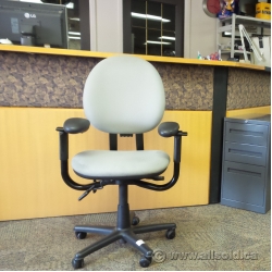 Grey SteelCase Rolling Adjustable Task Chair